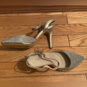 Stunning 4” silver jewel heels